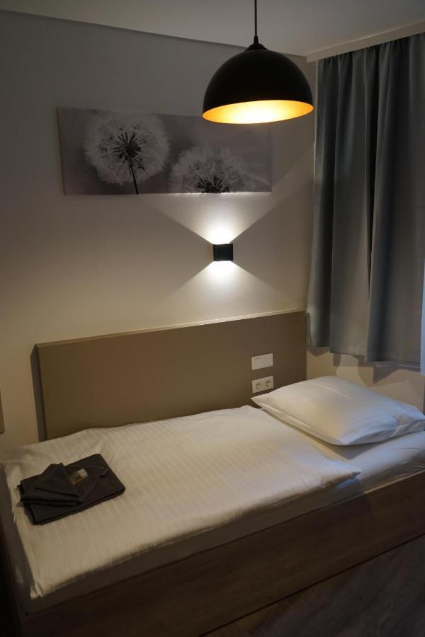 Hotel Hbf 3*